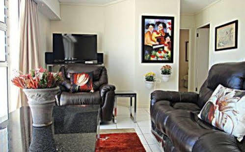 Blouberg Beachfront Accommodation Bloubergstrand Exterior photo