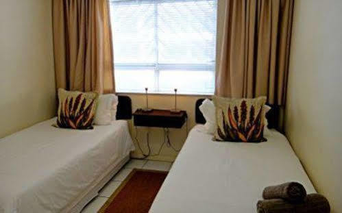 Blouberg Beachfront Accommodation Bloubergstrand Exterior photo